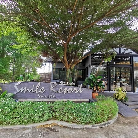 Smile Resort Sriracha ศรีราชา ภายนอก รูปภาพ