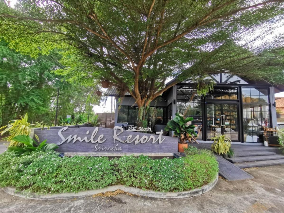 Smile Resort Sriracha ศรีราชา ภายนอก รูปภาพ